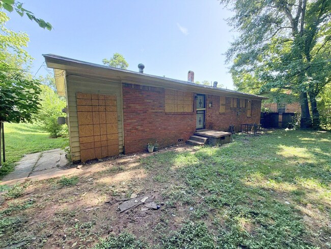 Building Photo - 2017 Lauretta Ave