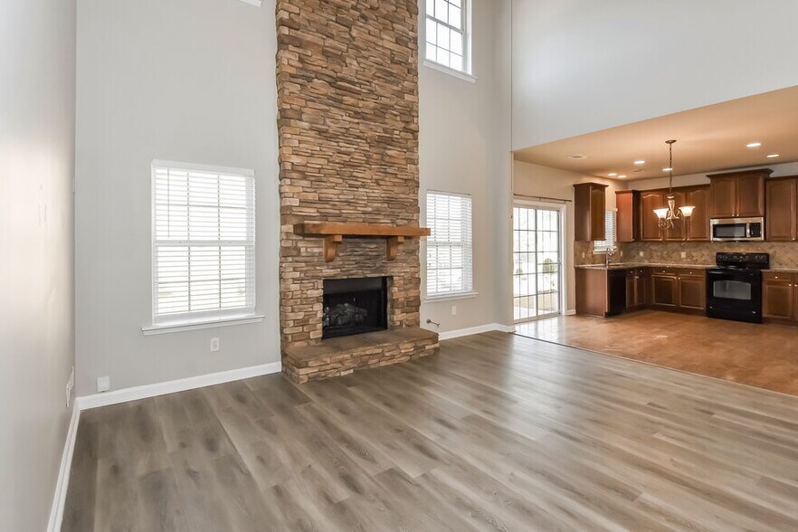 Building Photo - 6615 Bridge Stream Rd