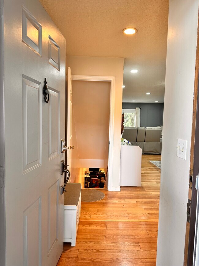 Building Photo - 1805 Mill Pond Dr