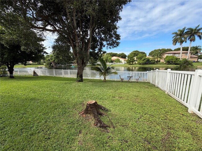 Building Photo - 2330 SW 132nd Wy