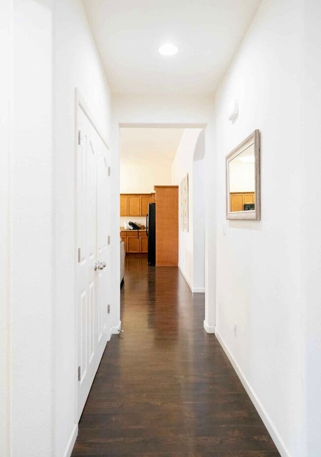 Building Photo - 2535 W Sady Ct