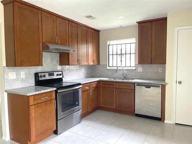 Building Photo - 16219 Delgado Dr