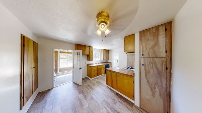 Building Photo - Charming 3 bedroom 2 bathroom in Yucaipa