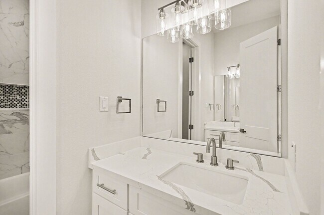 Building Photo - 111 E 33rd St