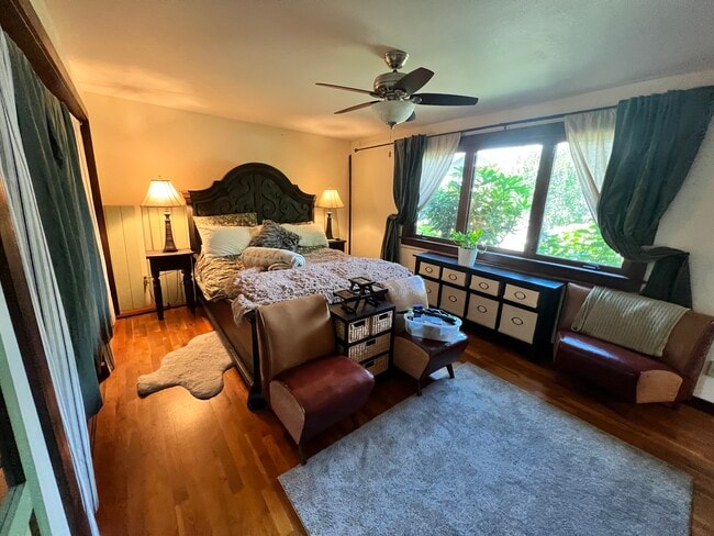 Building Photo - 1709 Avalon Pl