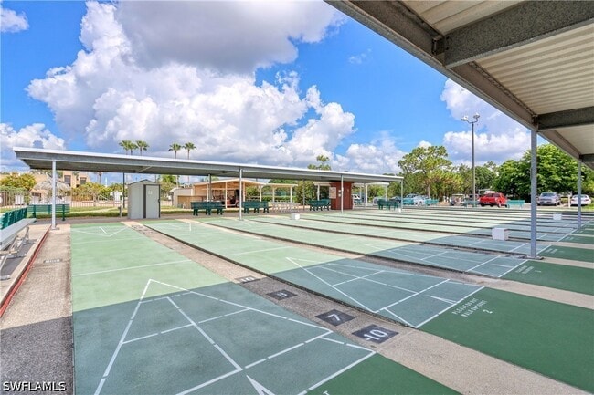 Building Photo - 1740 Pine Valley Dr
