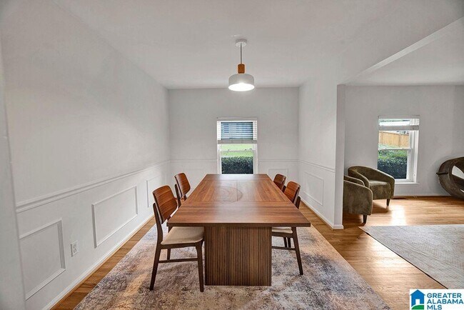 Building Photo - 3541 W Lakeside Dr