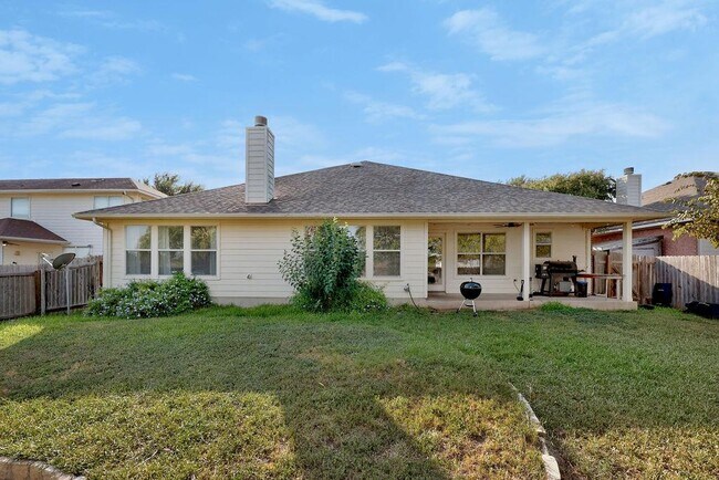 Building Photo - 400 Ranier Ln