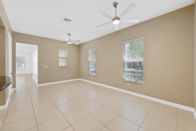Building Photo - 870 NW 83rd Ln