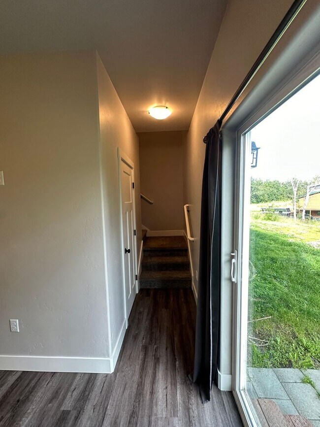 Building Photo - 1167 Westpoint Dr