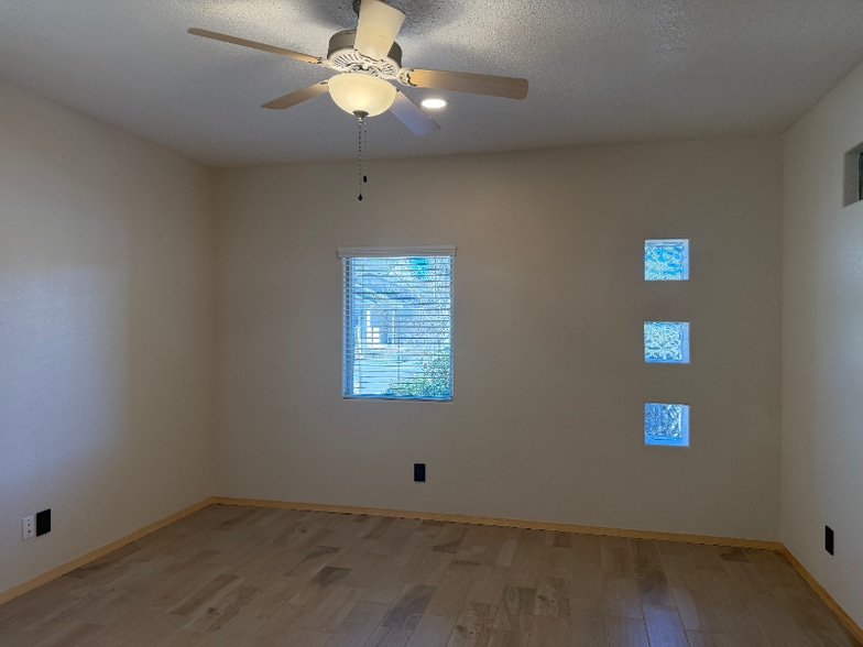 Building Photo - 2039 Cougar Run Ct SE