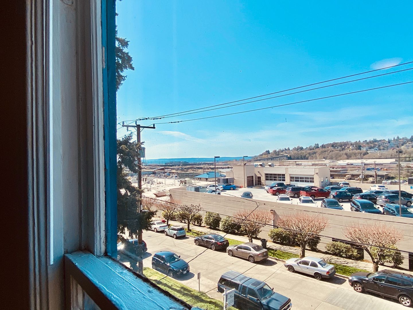 Building Photo - 2058 14th Ave W