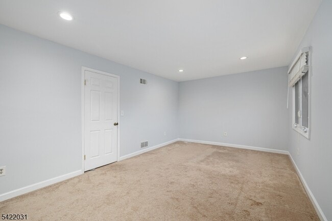 Building Photo - 33 Stockton Ct