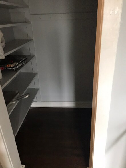 Building Photo - 626 Cemetery Ave