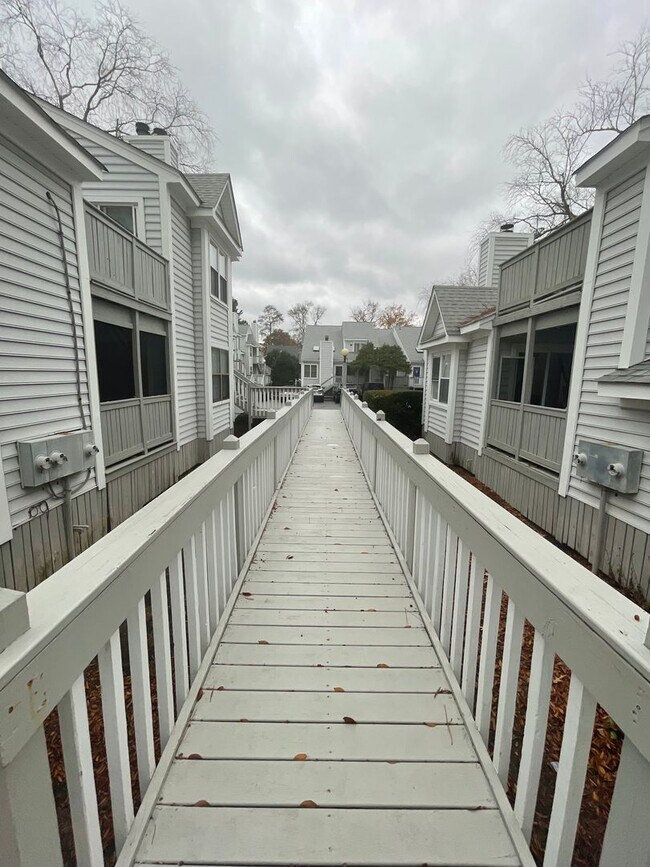 Building Photo - Ocean Pines condo fully furnished! Locatio...