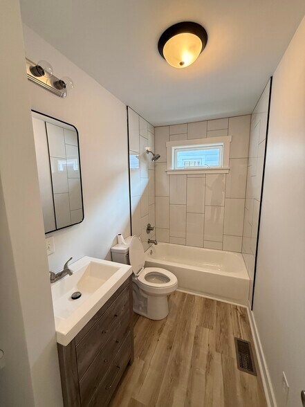 Building Photo - 4074 Boulevard Pl