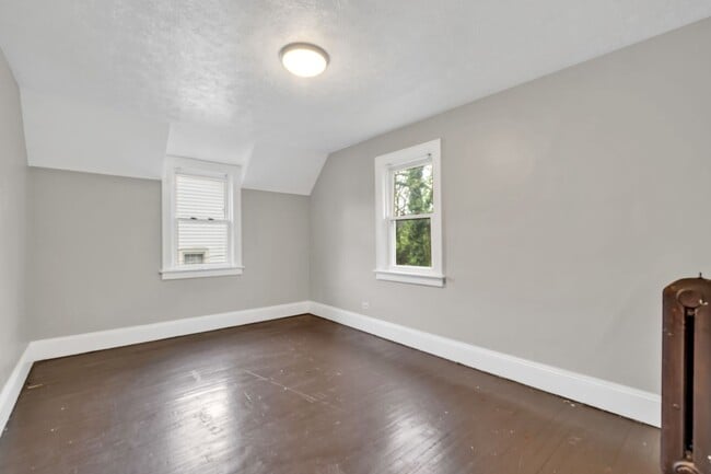 Building Photo - Single Family Home