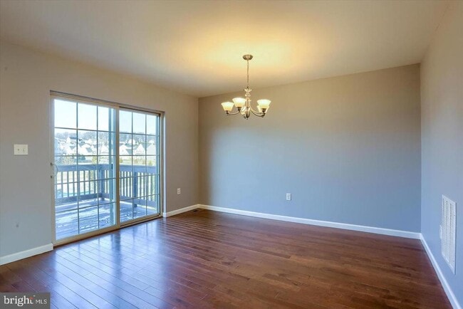 Building Photo - 723 Jonathan Ct