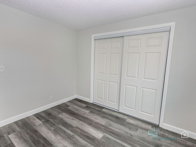 Building Photo - START THE YEAR RENT FREE! Charming 4-Bedroom Keizer Home Close to Everything