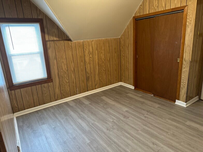 Building Photo - 58 Chapin St
