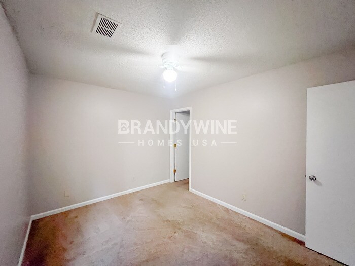 Building Photo - 3868 Springleaf Point