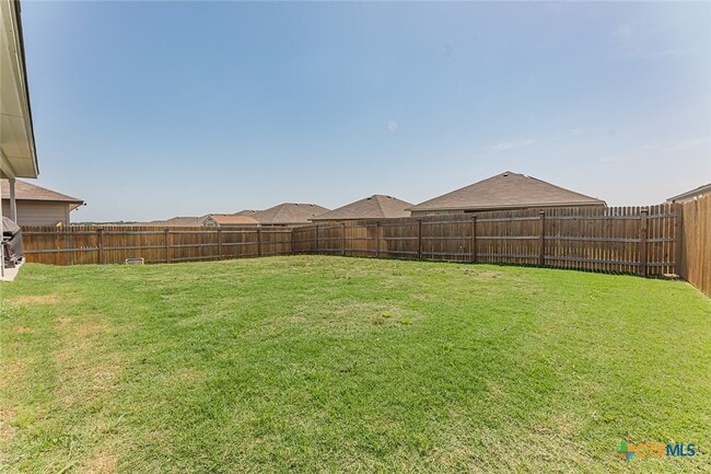 Building Photo - 2306 Aylesbury Dr