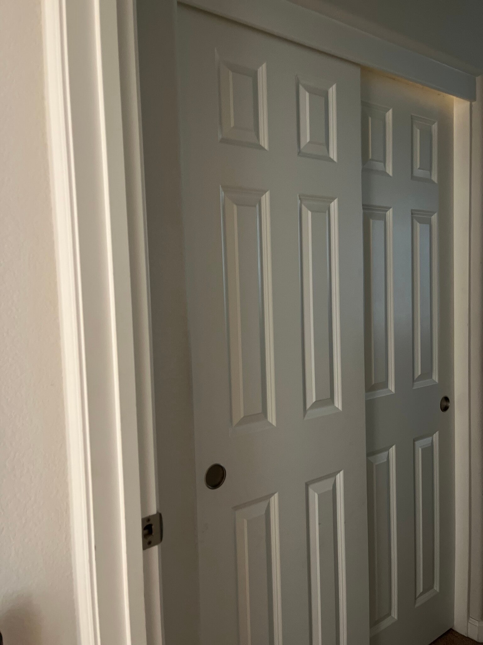 Building Photo - 1432 S Hart Dr