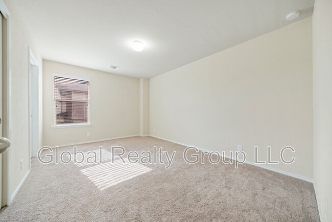 Building Photo - 717 Smooth Wine