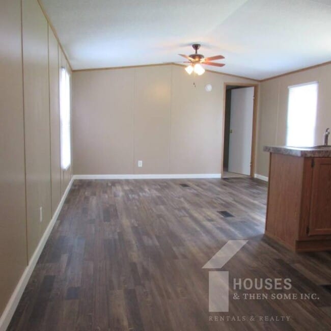 Building Photo - 1395 New Cut Rd