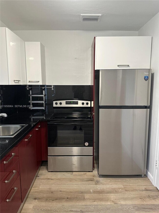 Building Photo - 2222 Jackson St