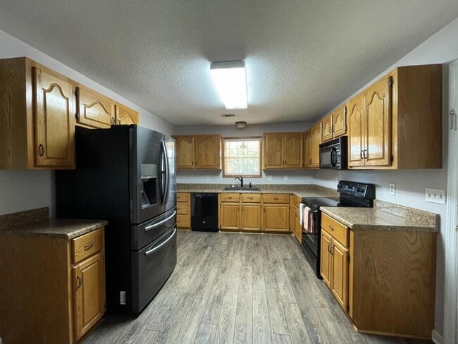 Building Photo - 102 S Gala Ct