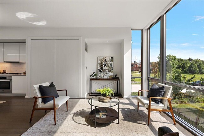 Building Photo - 3105 Brush St