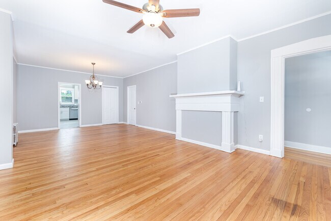 Building Photo - 81 Main St