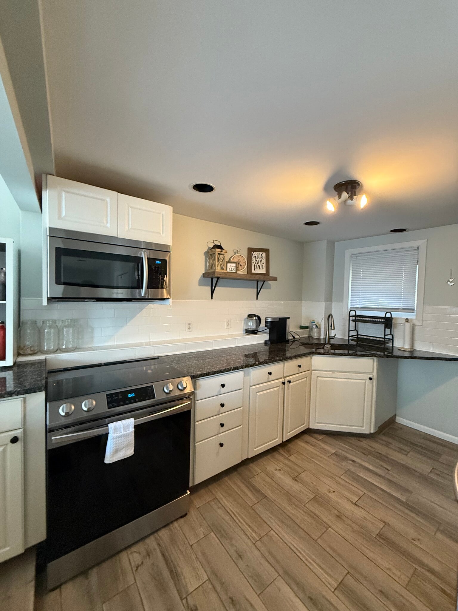 Building Photo - 248 Douglas Pike