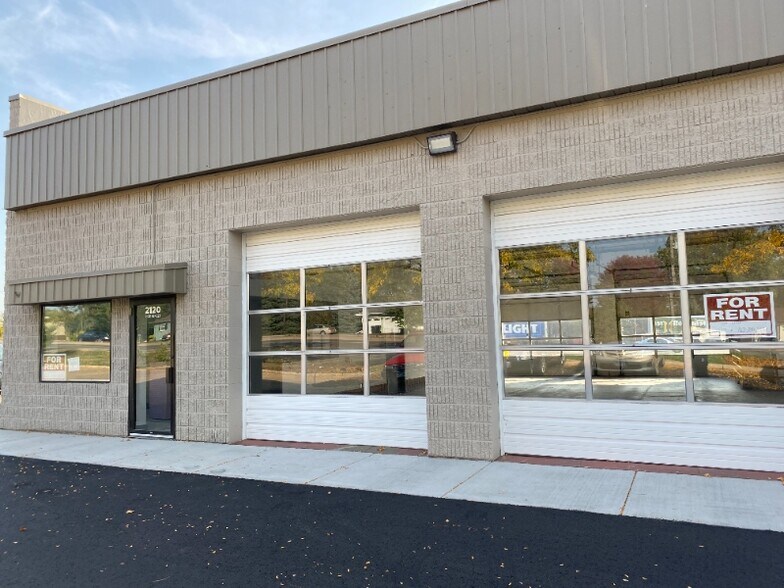 Building Photo - 2120 Rice St