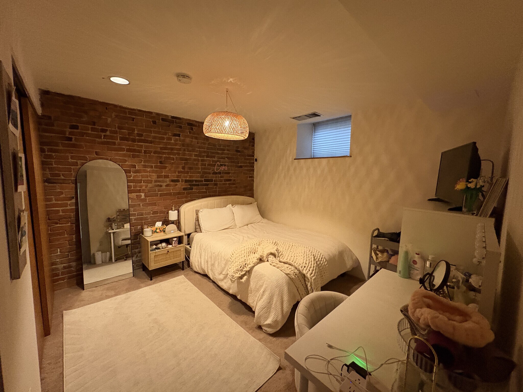 Building Photo - 87 Gainsborough St