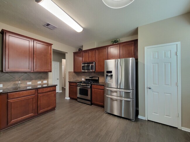 Building Photo - 805 Arlington Pointe Dr