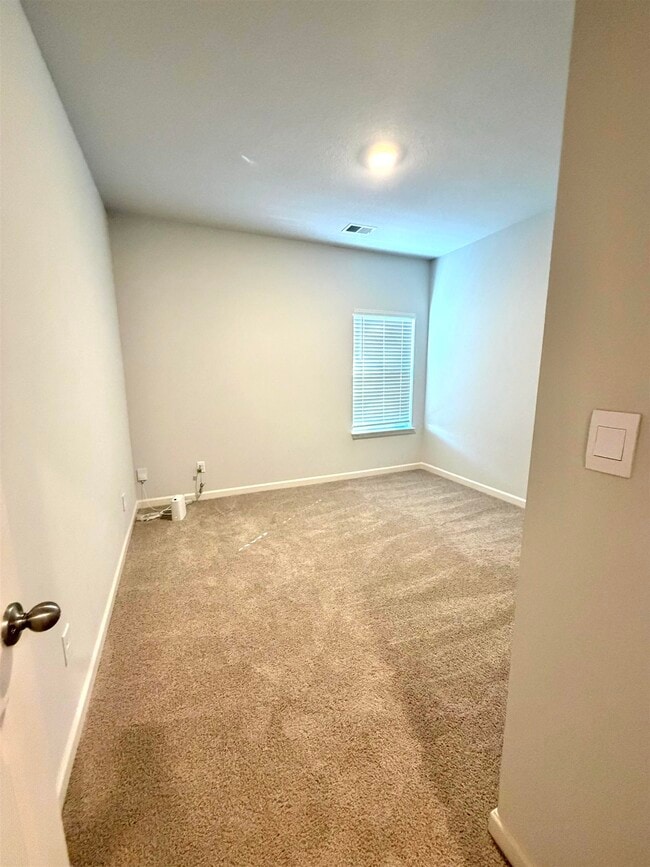 Building Photo - 50 Arrowwood Trl