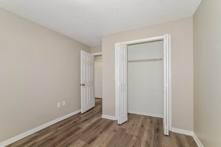 Building Photo - 2928 Dana Ln