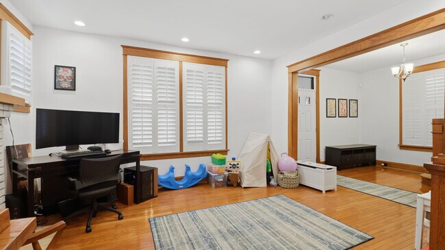 Building Photo - 30 Longfellow St NE