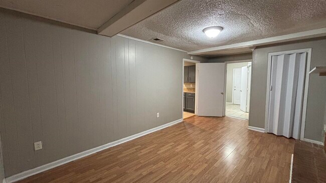 Building Photo - 5022 Byron Rd