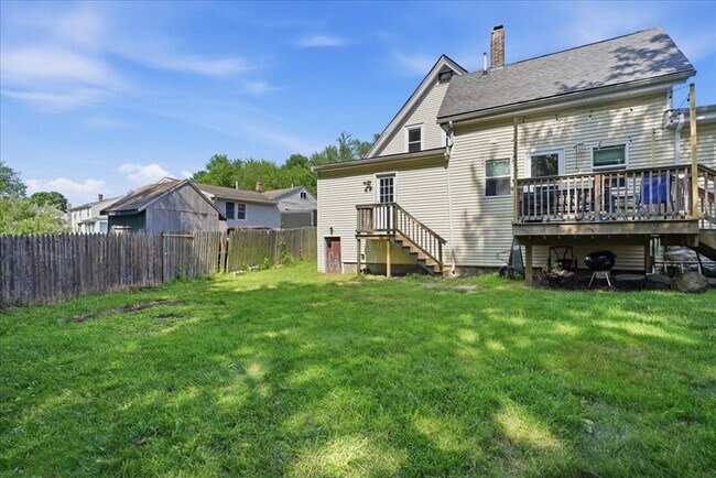 Building Photo - 352 Beulah St