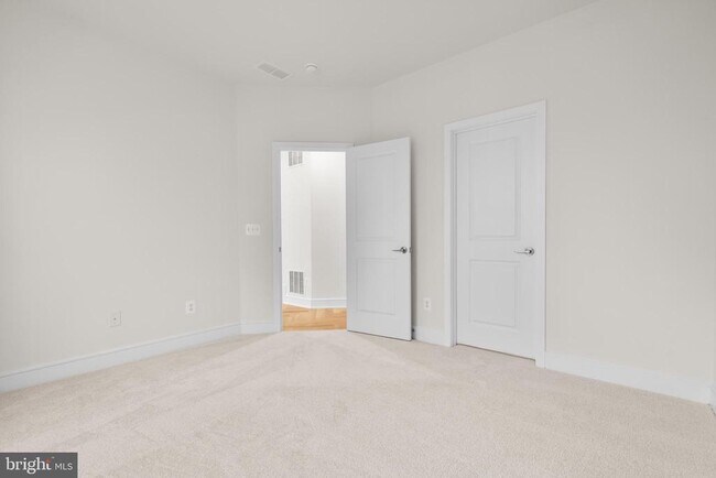 Building Photo - 42106 Picasso Sq