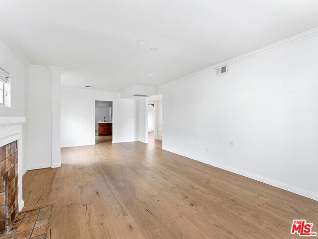 Building Photo - 1652 Talmadge St