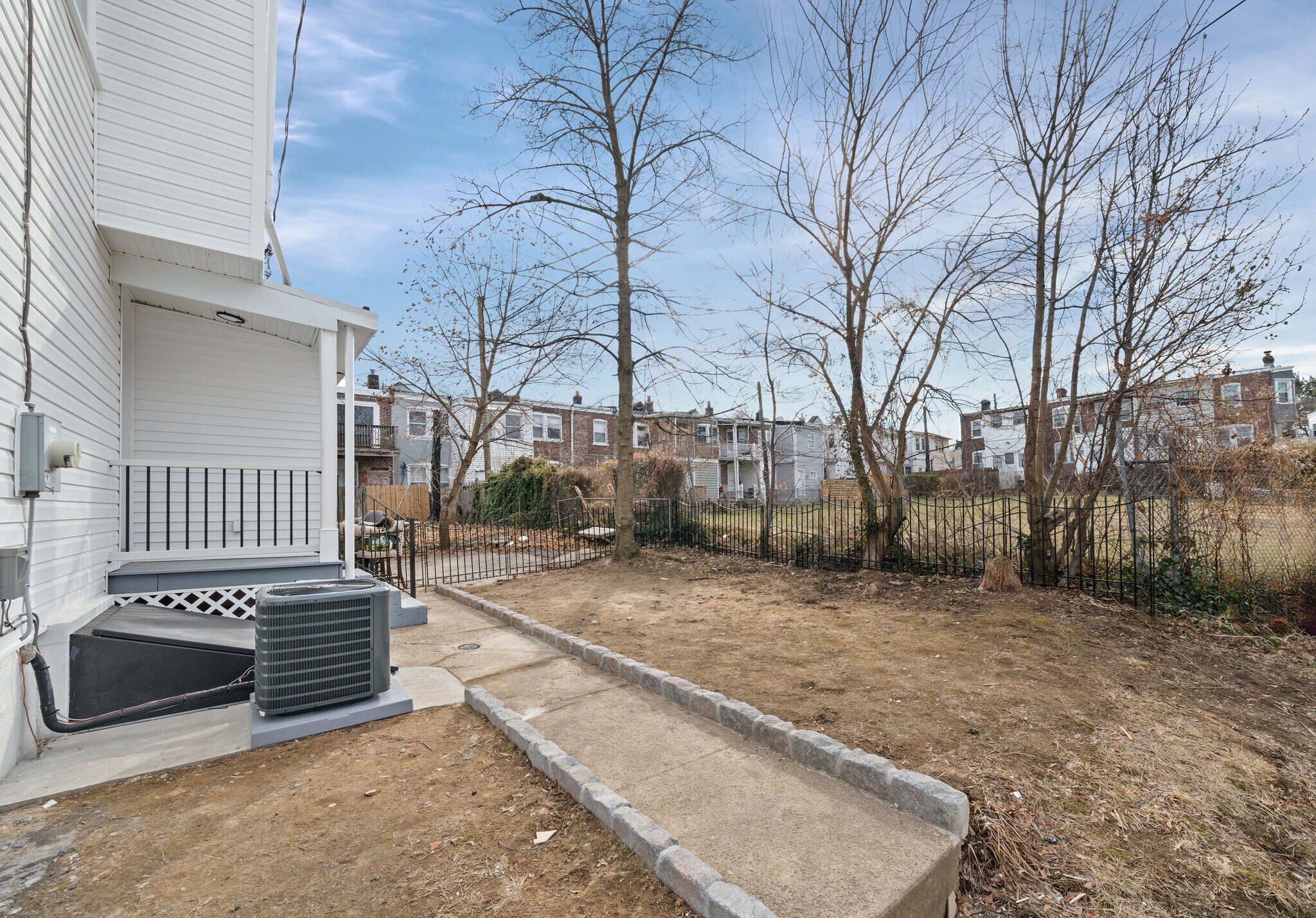 Building Photo - 504 W 26th St