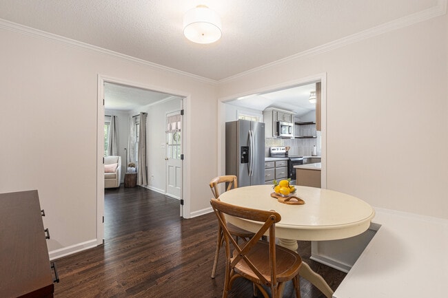 Building Photo - 4302 W 77th Terrace