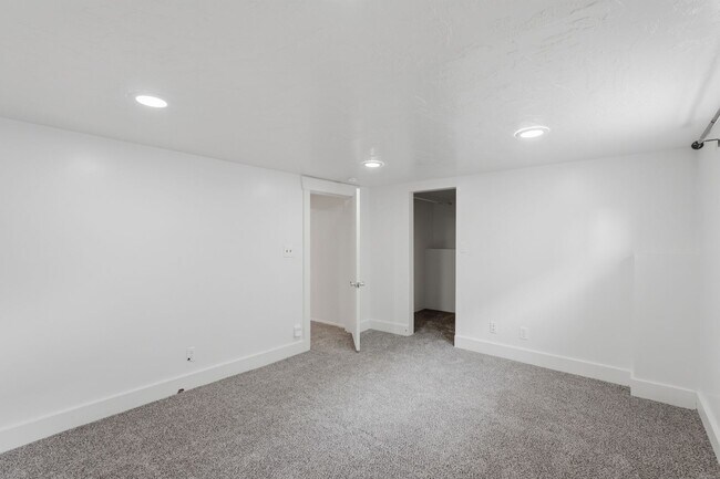 Building Photo - 3225 S 500 E