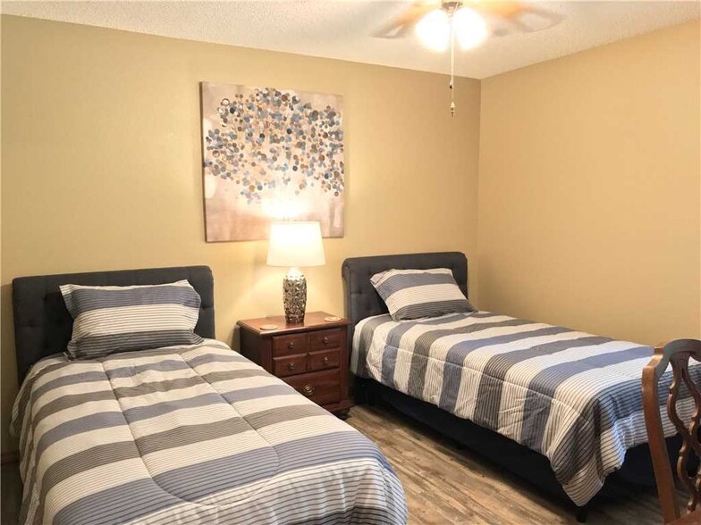 Building Photo - 7 Angus Ln