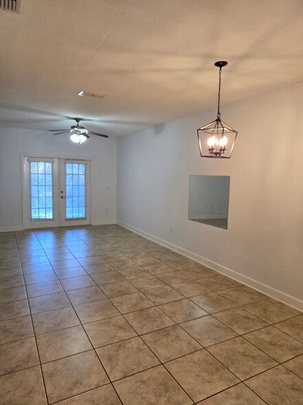 Building Photo - 2508 SW 35th Pl