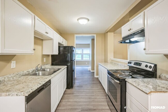 Building Photo - 1461 Centra Villa Dr SW